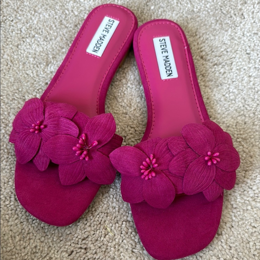 Steve Madden Pink Sandals with Floral Embellishments